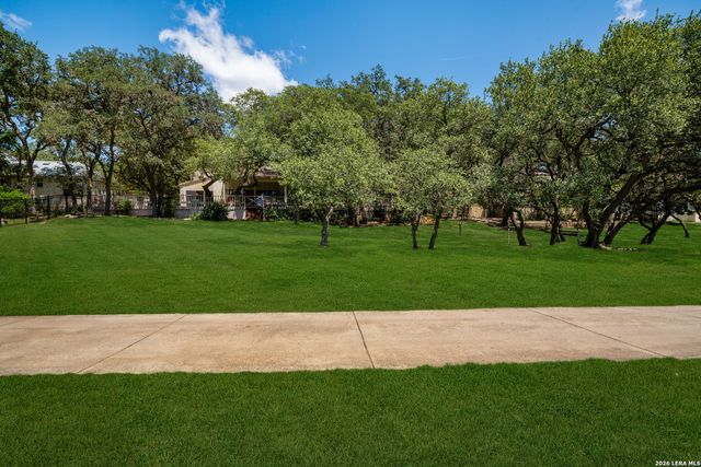 29323 No Le Hace, Fair Oaks Ranch, TX 78015