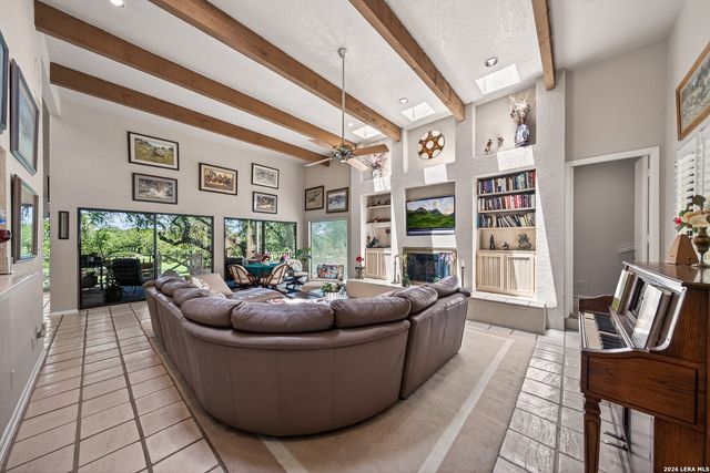 29323 No Le Hace, Fair Oaks Ranch, TX 78015
