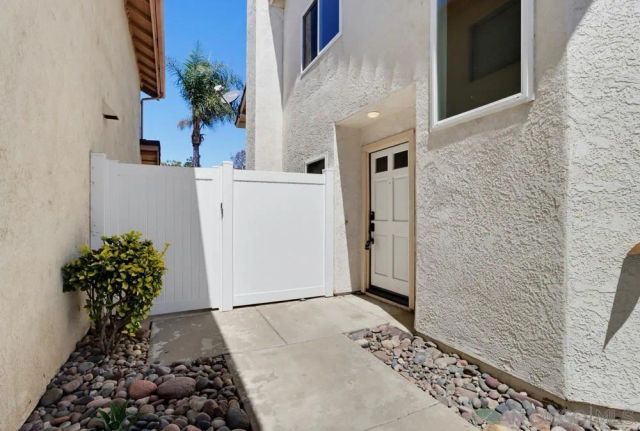 4966 Corte Playa Palmera, San Diego, CA 92124