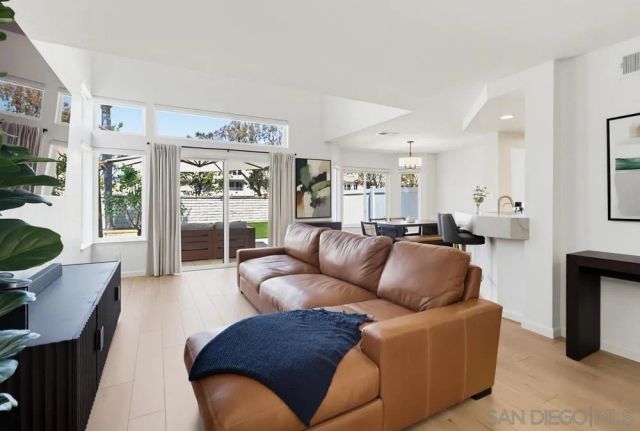 4966 Corte Playa Palmera, San Diego, CA 92124