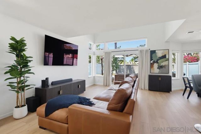 4966 Corte Playa Palmera, San Diego, CA 92124