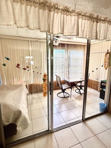 2649 NW 48th Terrace 433, Lauderdale Lakes, FL 33313
