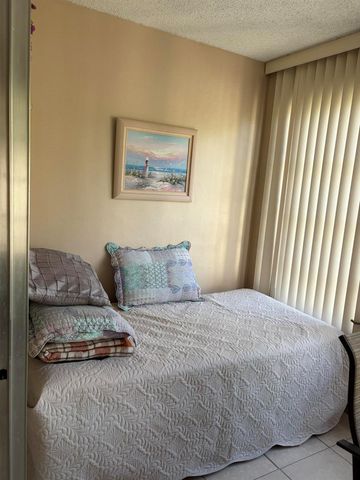 2649 NW 48th Terrace 433, Lauderdale Lakes, FL 33313
