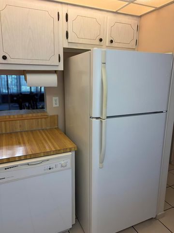 2649 NW 48th Terrace 433, Lauderdale Lakes, FL 33313