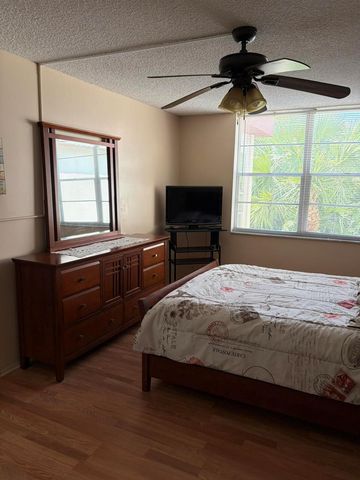 2649 NW 48th Terrace 433, Lauderdale Lakes, FL 33313