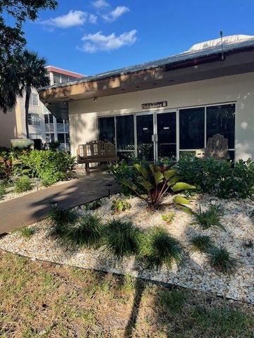 2649 NW 48th Terrace 433, Lauderdale Lakes, FL 33313