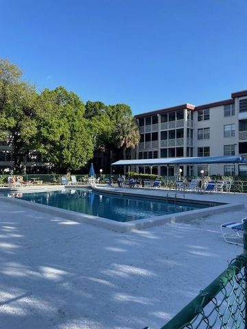 2649 NW 48th Terrace 433, Lauderdale Lakes, FL 33313