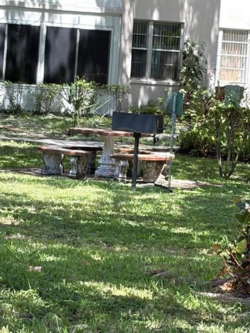 2649 NW 48th Terrace 433, Lauderdale Lakes, FL 33313
