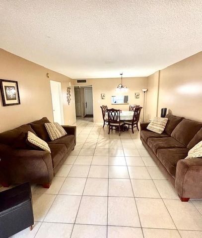 2649 NW 48th Terrace 433, Lauderdale Lakes, FL 33313