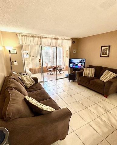 2649 NW 48th Terrace 433, Lauderdale Lakes, FL 33313