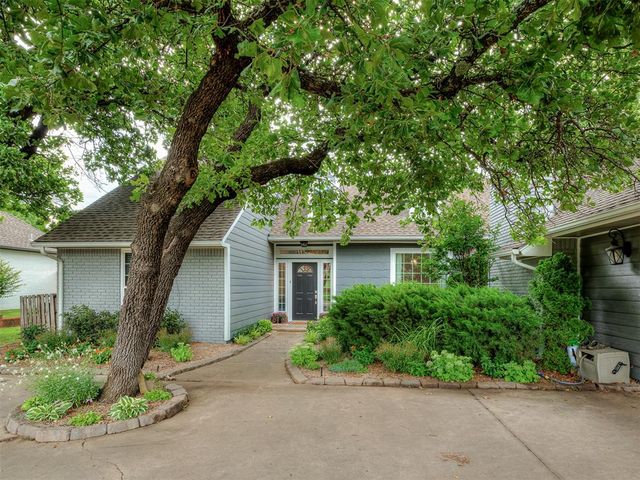 1708 Olde Towne Road, Edmond, OK 73034