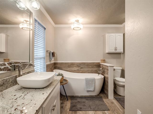 1708 Olde Towne Road, Edmond, OK 73034