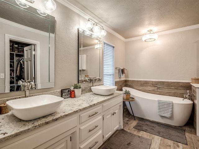 1708 Olde Towne Road, Edmond, OK 73034