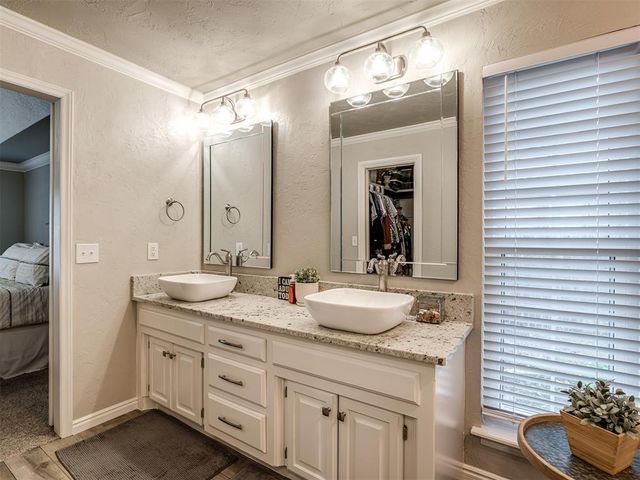 1708 Olde Towne Road, Edmond, OK 73034