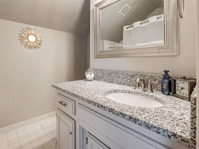 1708 Olde Towne Road, Edmond, OK 73034