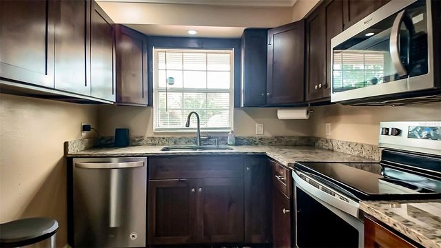 6837 EDGEFIELD LANE, Orlando, FL 32822