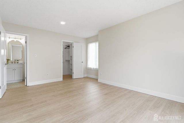 93 Gate House Lane, Edison, NJ 08820