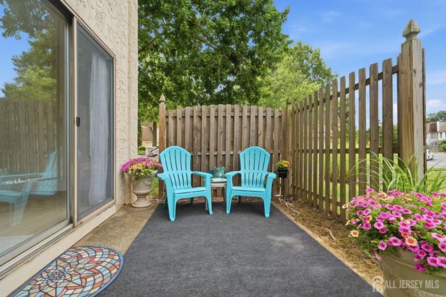 93 Gate House Lane, Edison, NJ 08820