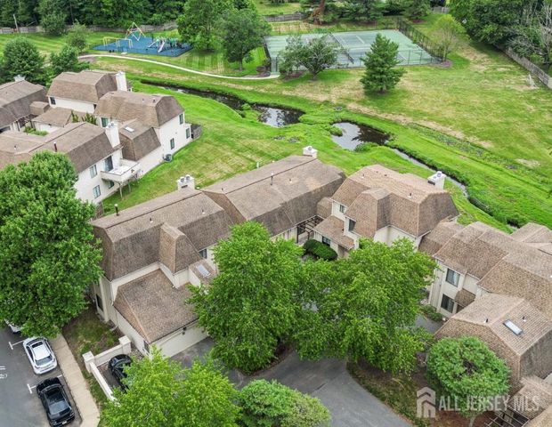 93 Gate House Lane, Edison, NJ 08820