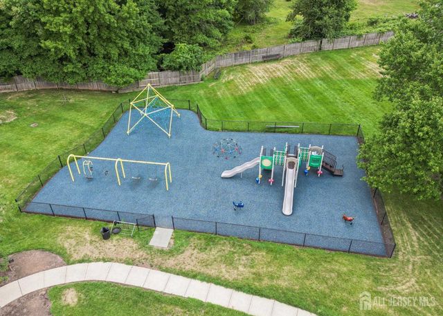93 Gate House Lane, Edison, NJ 08820