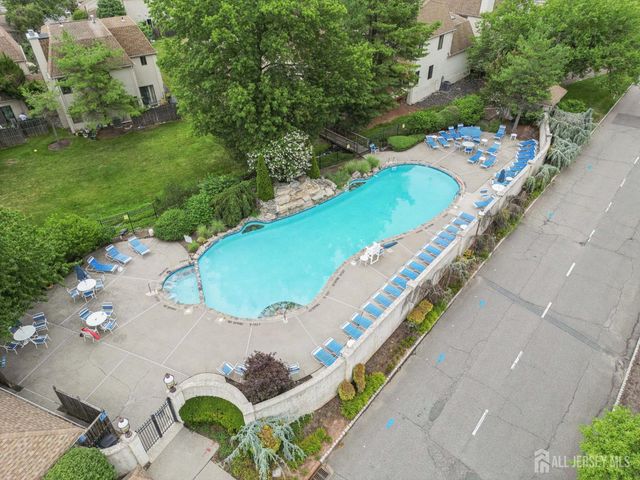 93 Gate House Lane, Edison, NJ 08820