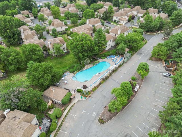 93 Gate House Lane, Edison, NJ 08820