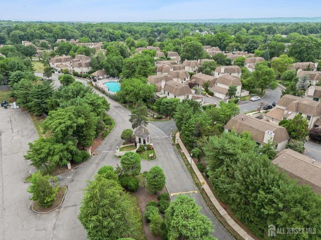 93 Gate House Lane, Edison, NJ 08820