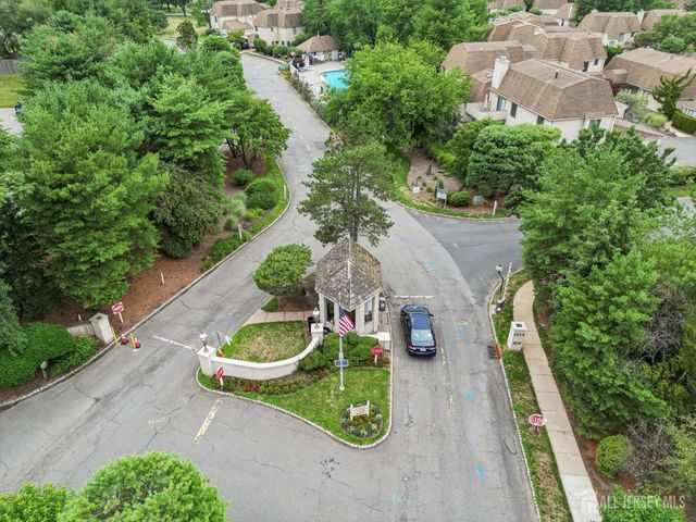 93 Gate House Lane, Edison, NJ 08820
