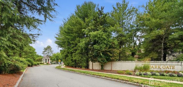 93 Gate House Lane, Edison, NJ 08820