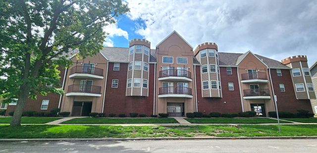 1007 S Locust Street, Champaign, IL 61820