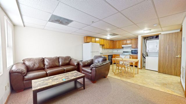 1007 S Locust Street, Champaign, IL 61820