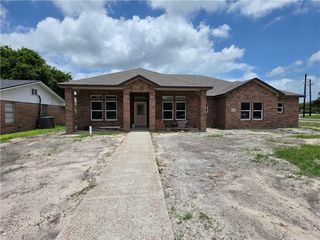 13602 River Forest Dr, Corpus Christi, TX 78410