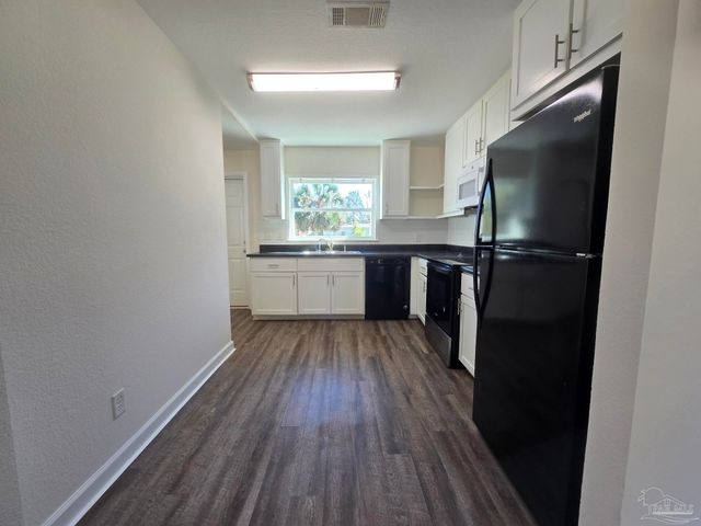 517 Chaseville St, Pensacola, FL 32507