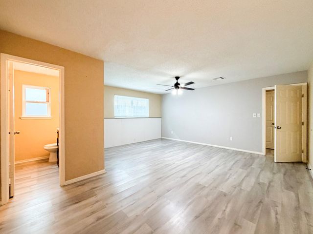 6506 Briar Glade Drive, Houston, TX 77072