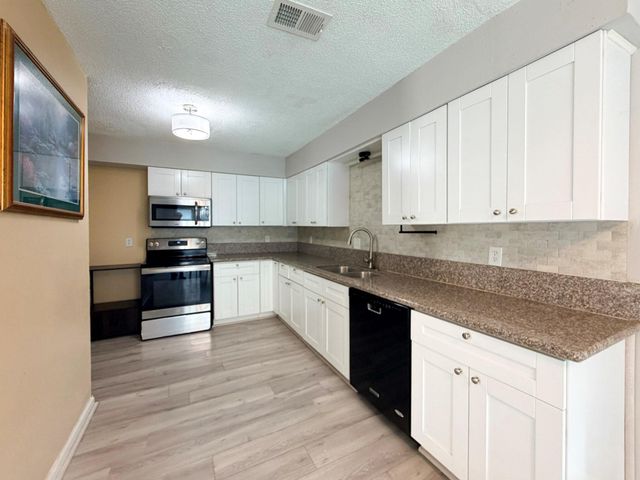 6506 Briar Glade Drive, Houston, TX 77072