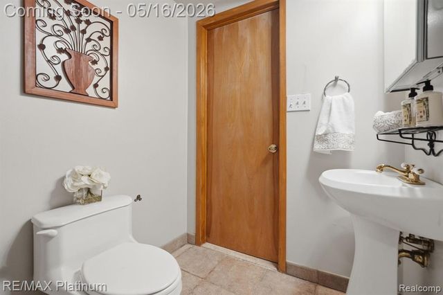1546 S Milford Road, Milford, MI 48381