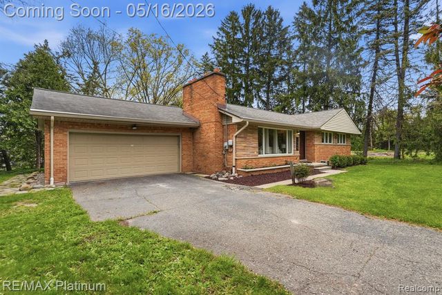 1546 S Milford Road, Milford, MI 48381
