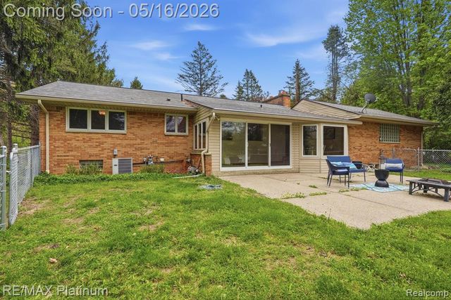 1546 S Milford Road, Milford, MI 48381