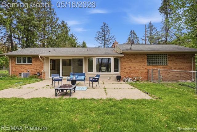 1546 S Milford Road, Milford, MI 48381