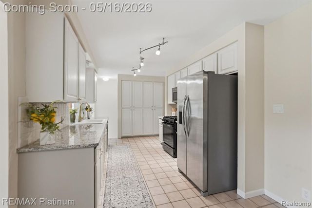 1546 S Milford Road, Milford, MI 48381