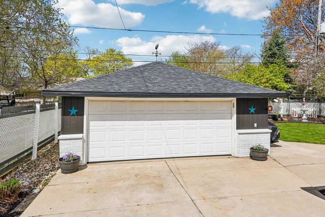 3812 5th AVENUE, South Milwaukee, WI 53172