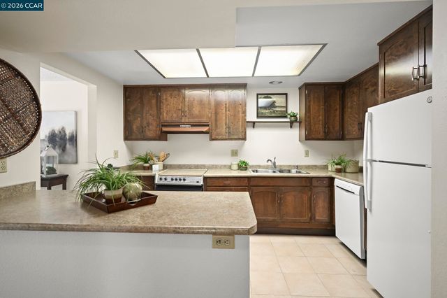 2217 Pine Knoll Dr 3, Walnut Creek, CA 94595