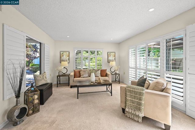 2217 Pine Knoll Dr 3, Walnut Creek, CA 94595