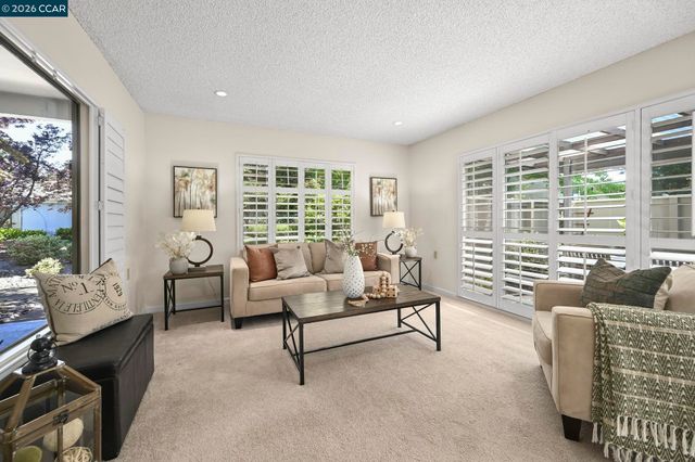 2217 Pine Knoll Dr 3, Walnut Creek, CA 94595