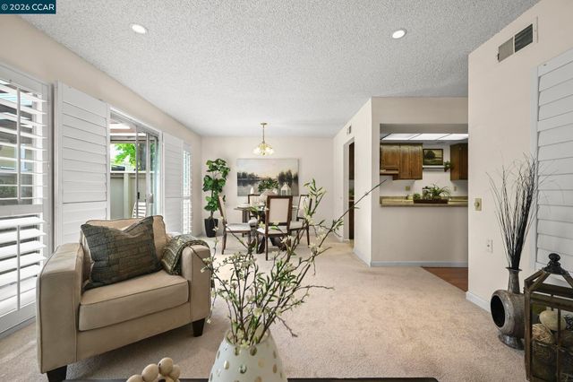 2217 Pine Knoll Dr 3, Walnut Creek, CA 94595