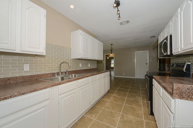 1214 KENROCK ST, San Antonio, TX 78227