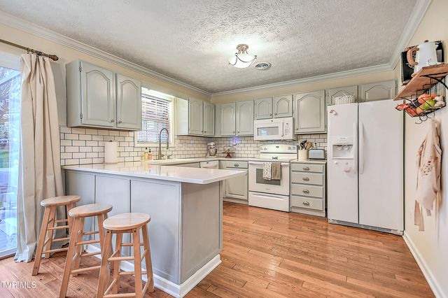 3700 Deepwood Drive, Johnson City, TN 37601