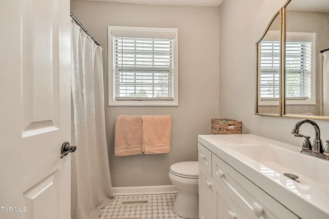 3700 Deepwood Drive, Johnson City, TN 37601