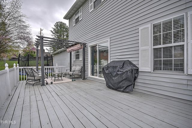 3700 Deepwood Drive, Johnson City, TN 37601