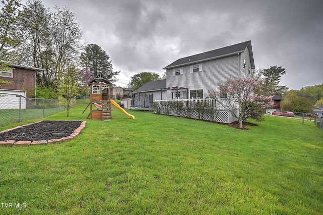3700 Deepwood Drive, Johnson City, TN 37601